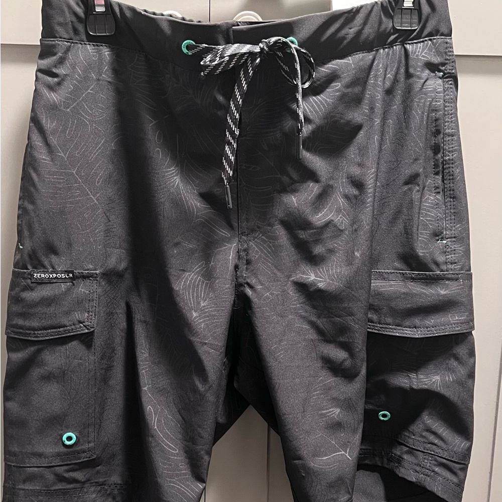 Men’s swim trunks/shorts